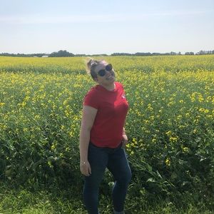 Meet your Posher, Julia